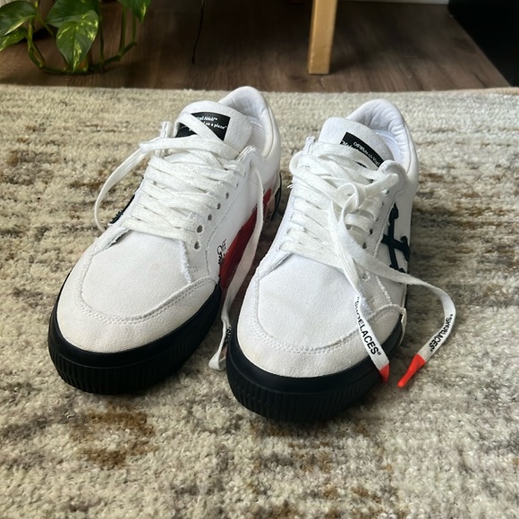- Off White Volc Low White & Black Arrow (42) - Picture 3 of 15